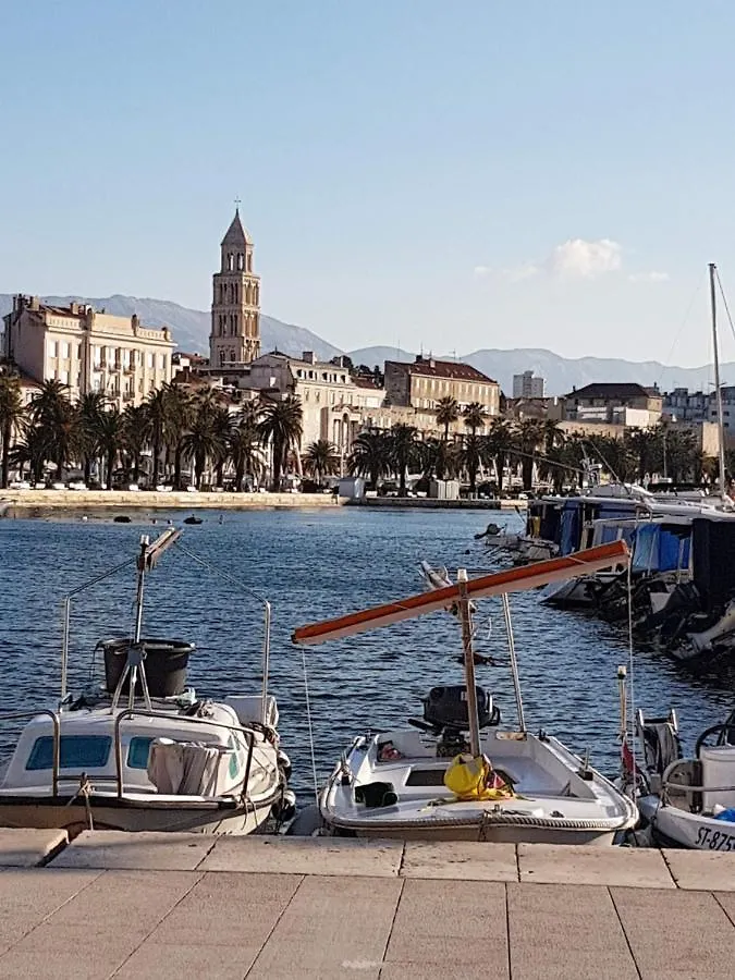 Apartment Vista Oasis With Pool And Terrace Trogir